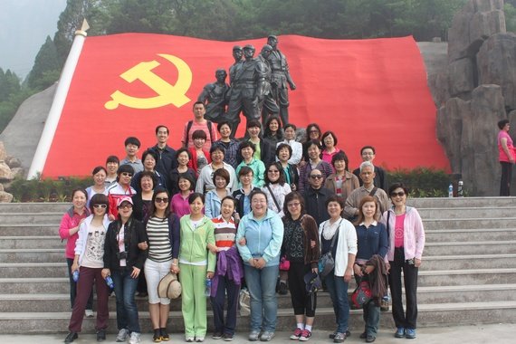 为了增进职工之间的友谊和交流