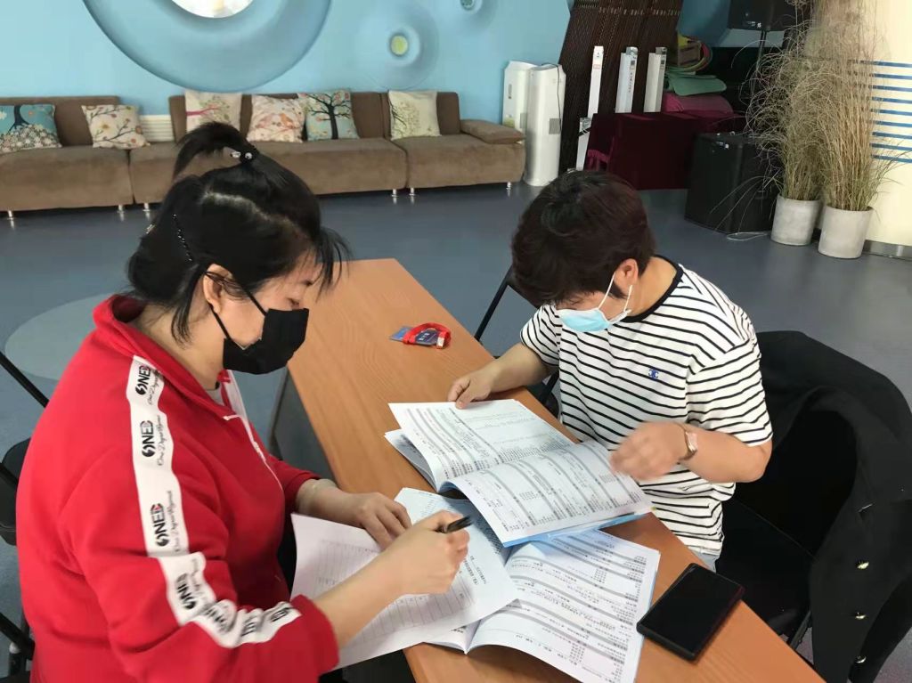 送温暖”健康咨询活动