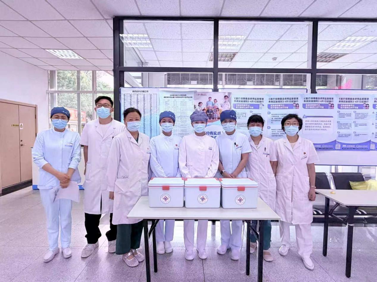 破解行动不便的离退休教职工体检难问题